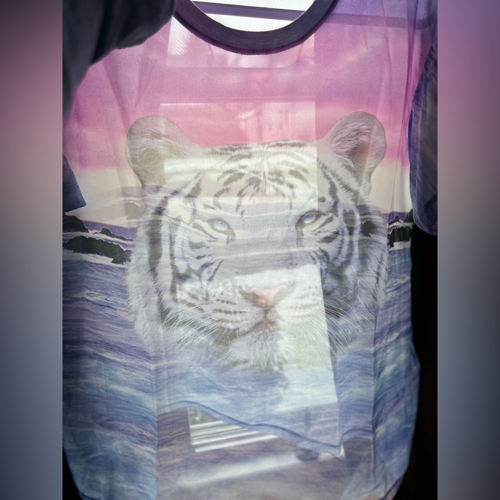 NWOT WILDFOX TIGER SHEER T SHIRT - Picture 7 of 7